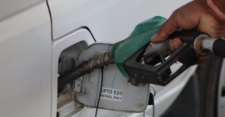 eco-driving-techniques-to-save-fuel